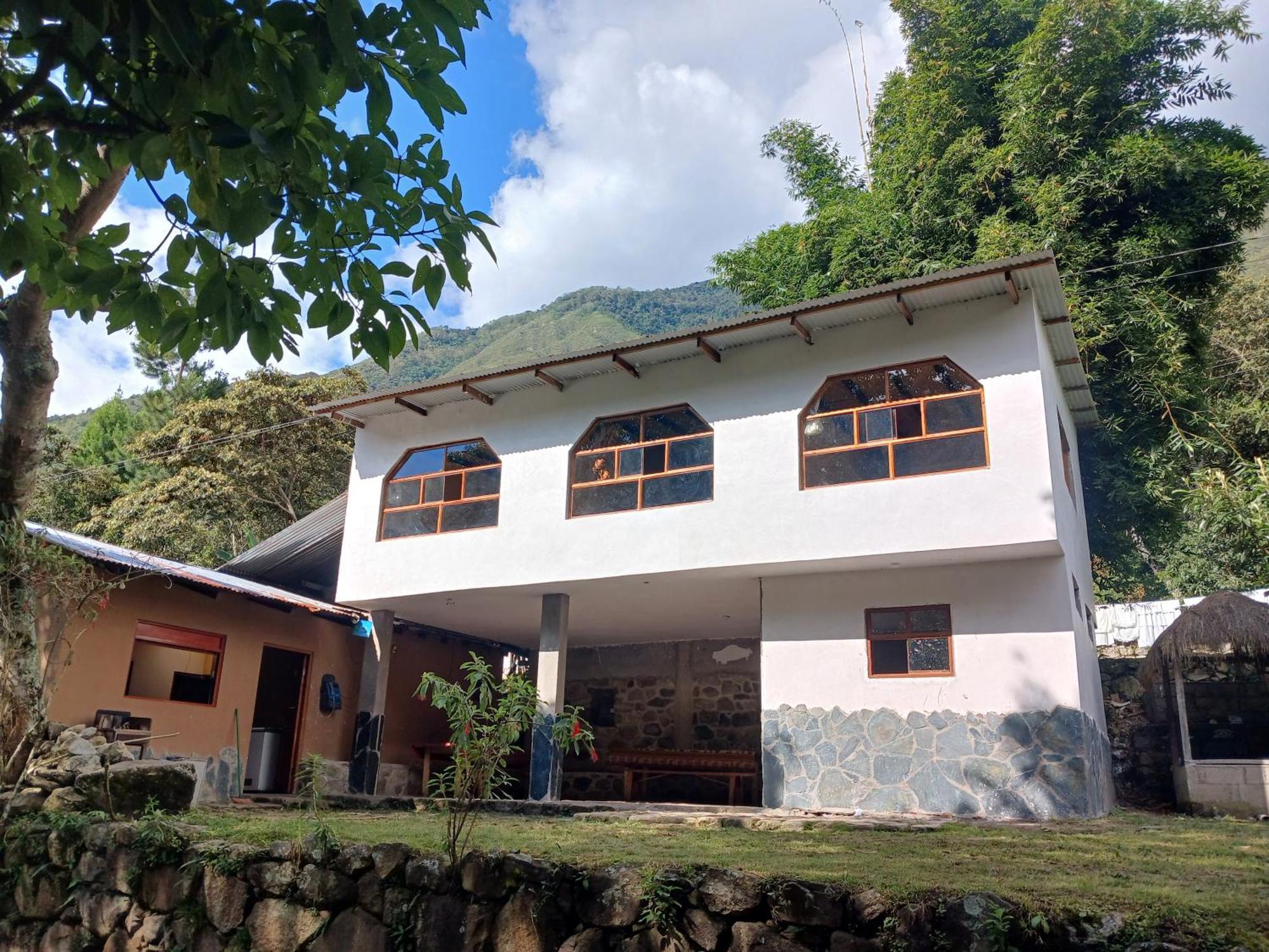 Lia B&B Lucmabamba Sahuayaco 외부 사진