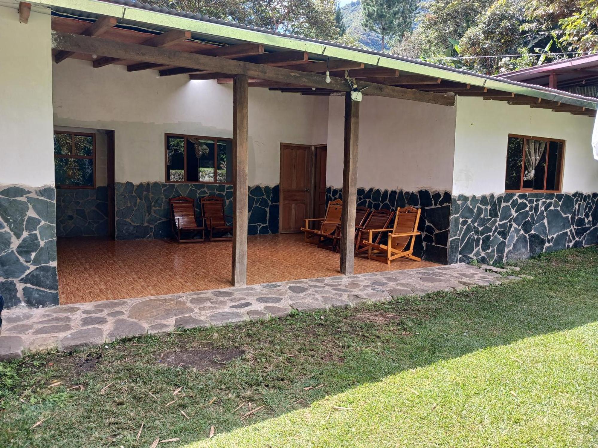 Lia B&B Lucmabamba Sahuayaco 외부 사진